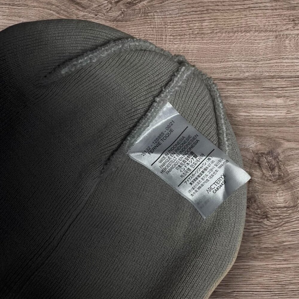 Arc'teryx Fernie Toque Beanie Grey/White - Picture 3 of 3